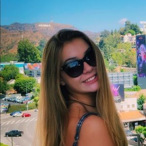 Meet your Posher, Keeley